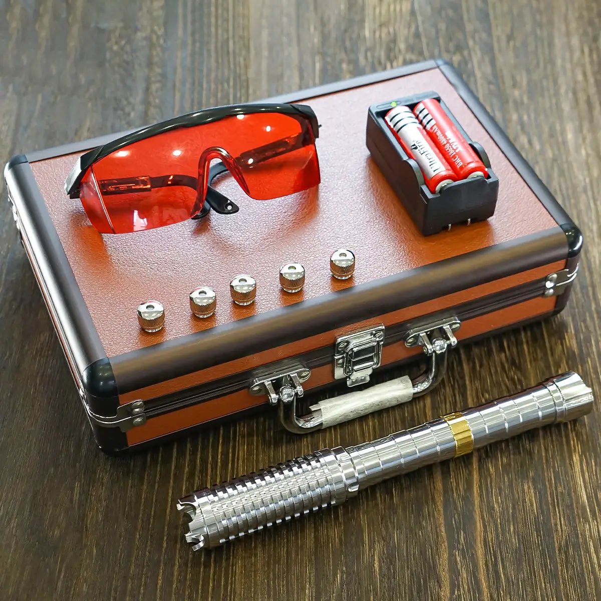 RS - A003 Iron Made Burning Laser Pointer - RYNEXS